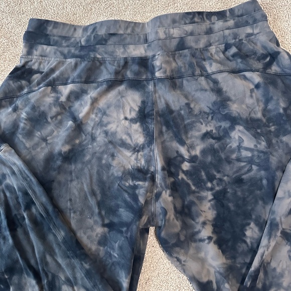 Lululemon align Tie-Dye Joggers - Picture 4 of 4